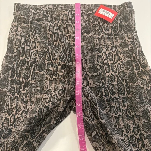 SPANX Women’s Snake print Jean-ish leggings ankle pants women’s size medium
